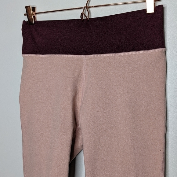 ✨3/$15 Fabletics pink purple workout legging L/XL - Picture 3 of 8